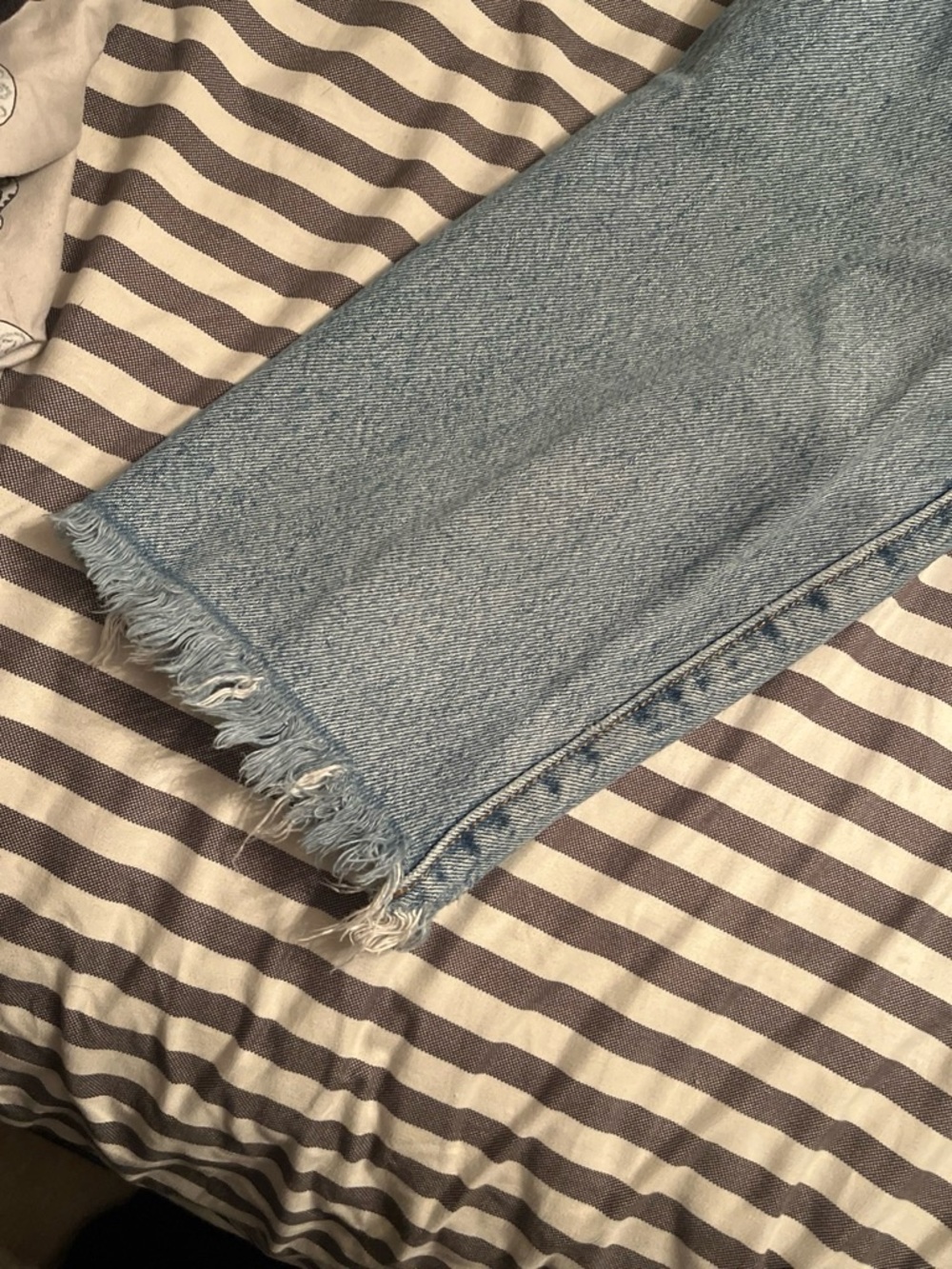 Levi's Light Blue Cropped Jeans with Frayed Hem